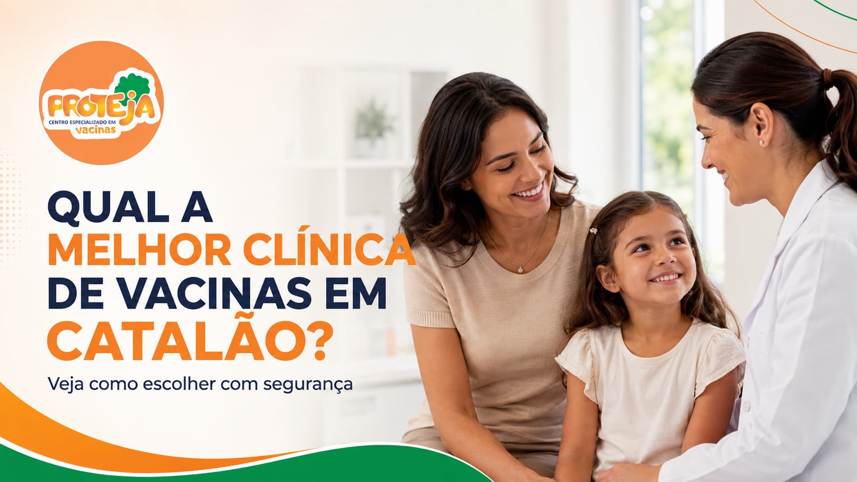 Profissional da Proteja atendendo mãe e criança na clínica de vacinas em Catalão
